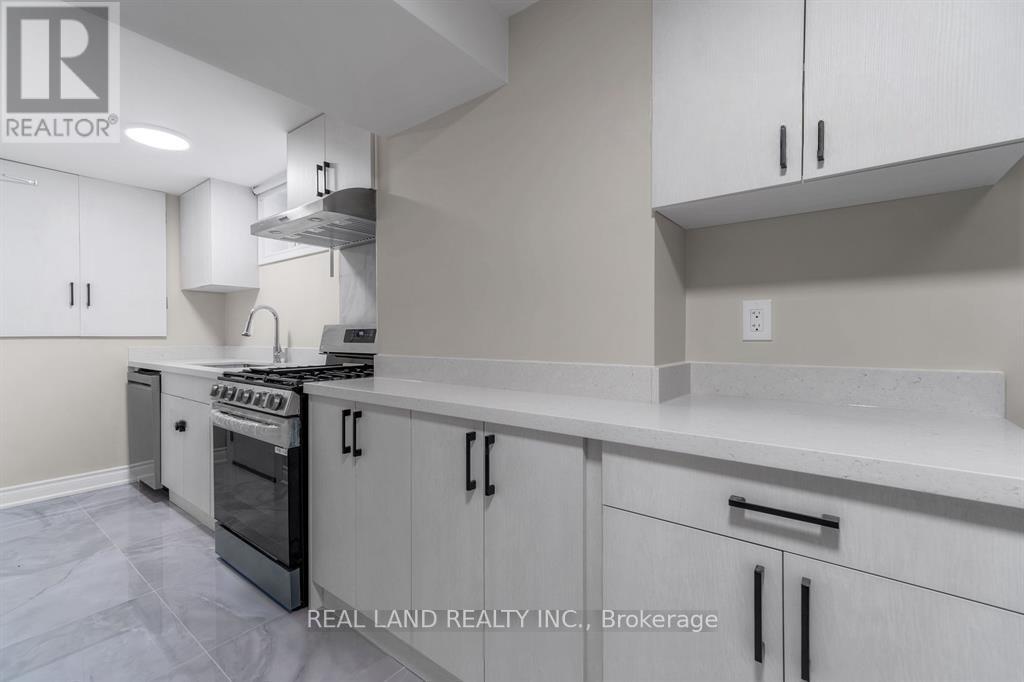 Lower - 360 Chantenay Drive, Mississauga, Ontario  L5A 1E7 - Photo 14 - W13087104