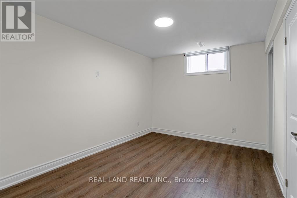 Lower - 360 Chantenay Drive, Mississauga, Ontario  L5A 1E7 - Photo 16 - W13087104