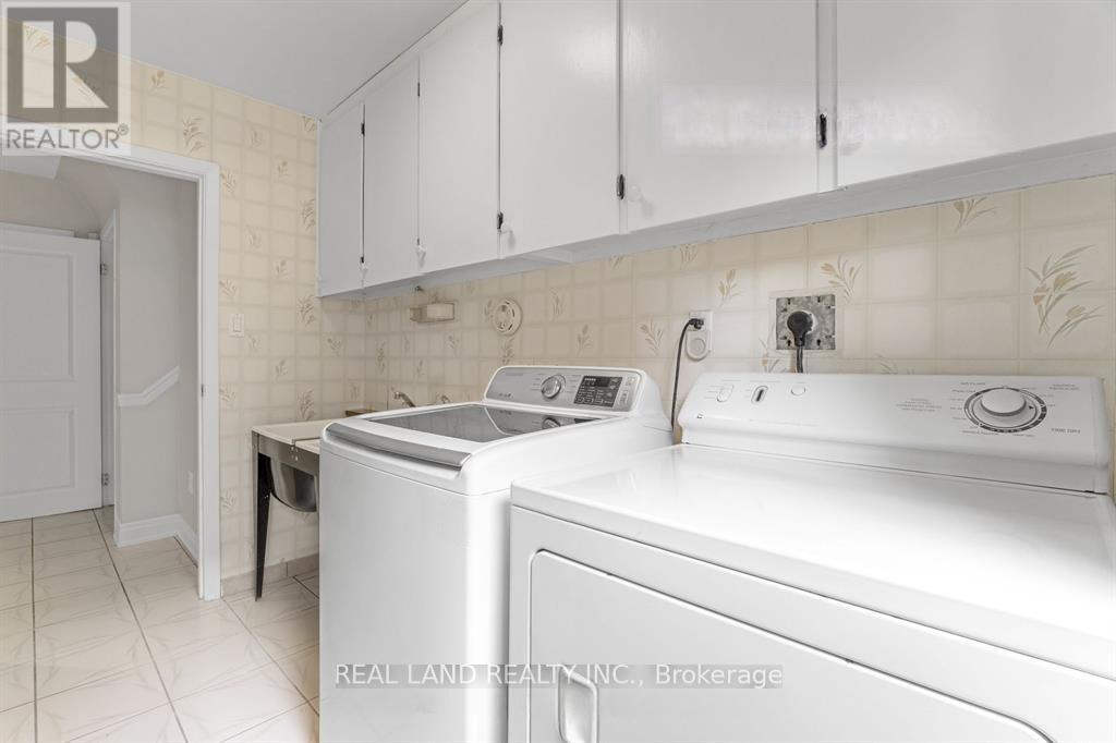 Lower - 360 Chantenay Drive, Mississauga, Ontario  L5A 1E7 - Photo 2 - W13087104