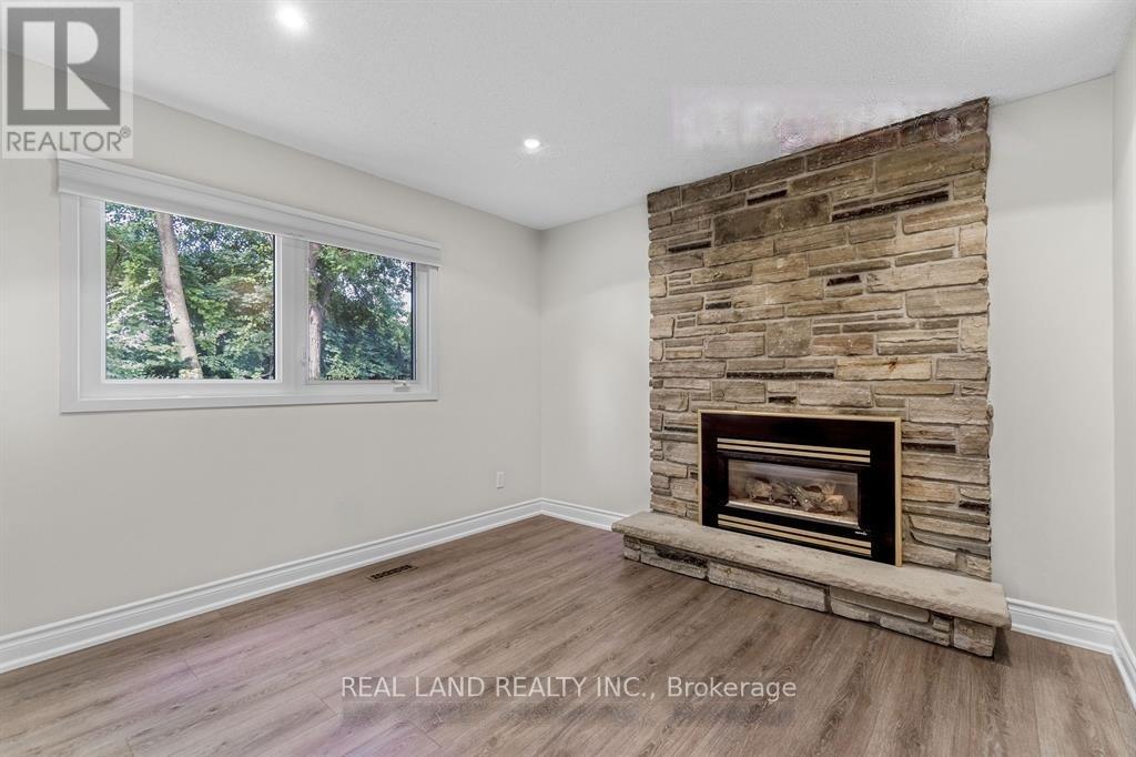 Lower - 360 Chantenay Drive, Mississauga, Ontario  L5A 1E7 - Photo 5 - W13087104