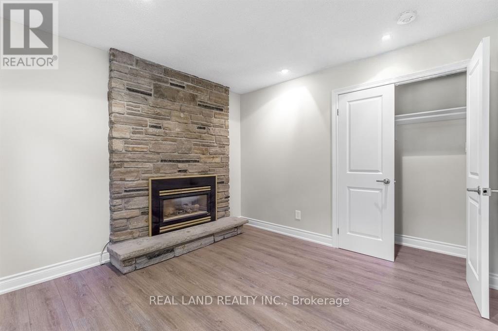 Lower - 360 Chantenay Drive, Mississauga, Ontario  L5A 1E7 - Photo 6 - W13087104
