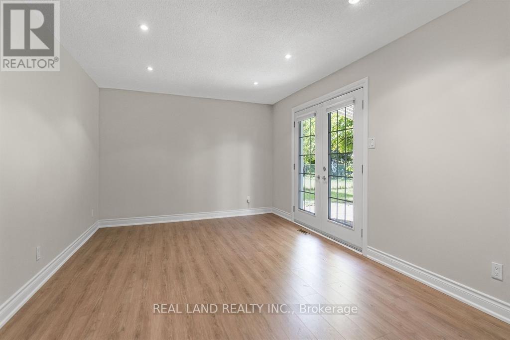 Lower - 360 Chantenay Drive, Mississauga, Ontario  L5A 1E7 - Photo 7 - W13087104
