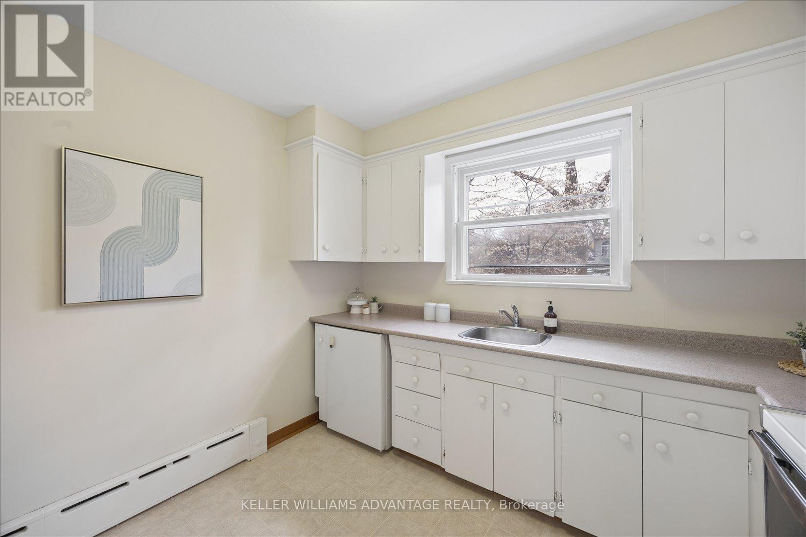 118 Silver Birch Avenue, Toronto, Ontario  M4E 3L4 - Photo 14 - E13085176