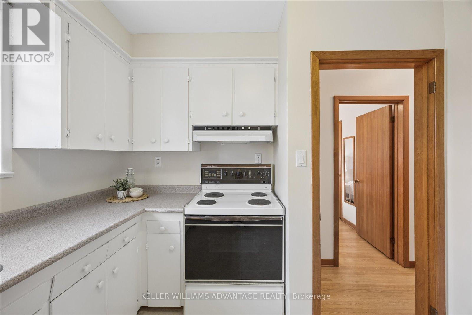 118 Silver Birch Avenue, Toronto, Ontario  M4E 3L4 - Photo 11 - E13085176