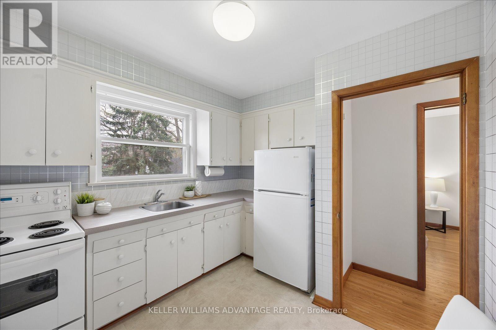118 Silver Birch Avenue, Toronto, Ontario  M4E 3L4 - Photo 29 - E13085176