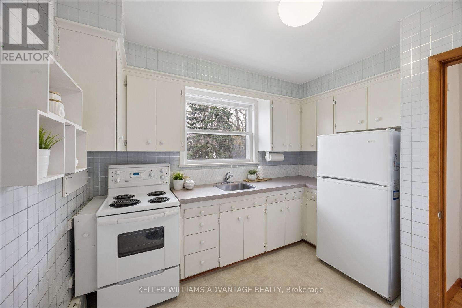 118 Silver Birch Avenue, Toronto, Ontario  M4E 3L4 - Photo 27 - E13085176