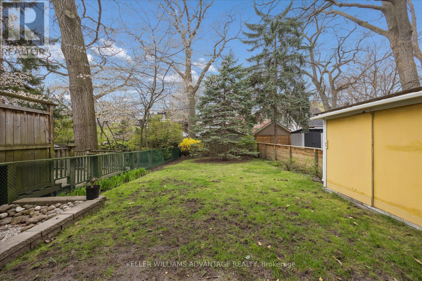 118 Silver Birch Avenue, Toronto, Ontario  M4E 3L4 - Photo 44 - E13085176