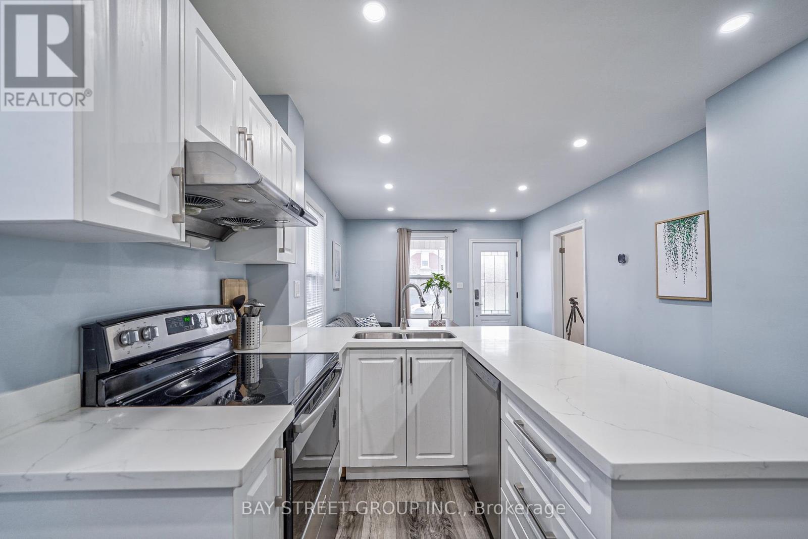 5241 Kitchener Street, Niagara Falls (Clifton Hill), Ontario  L2G 1B4 - Photo 11 - X13087194