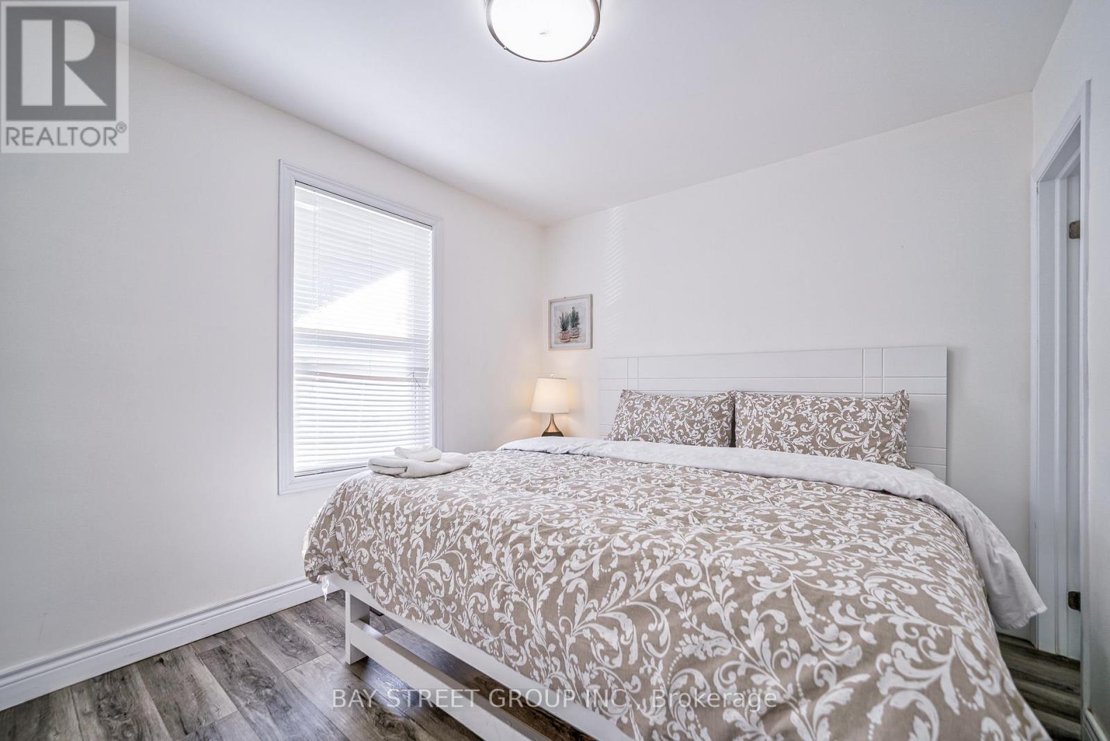 5241 Kitchener Street, Niagara Falls (Clifton Hill), Ontario  L2G 1B4 - Photo 14 - X13087194