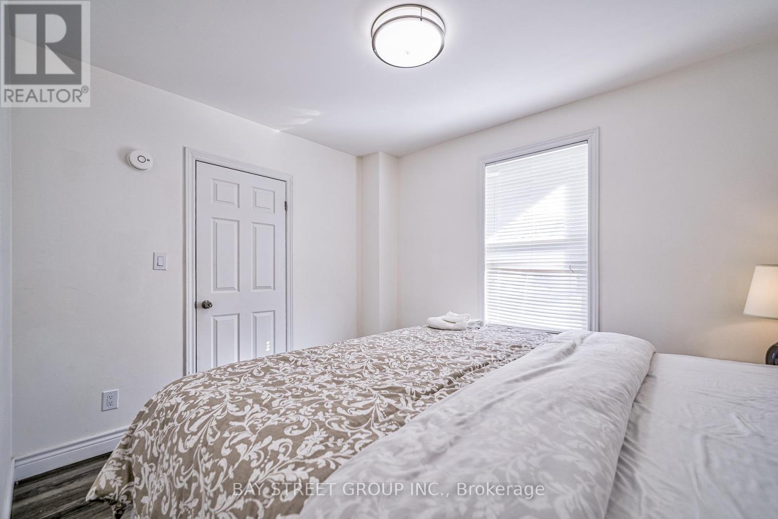 5241 Kitchener Street, Niagara Falls (Clifton Hill), Ontario  L2G 1B4 - Photo 16 - X13087194