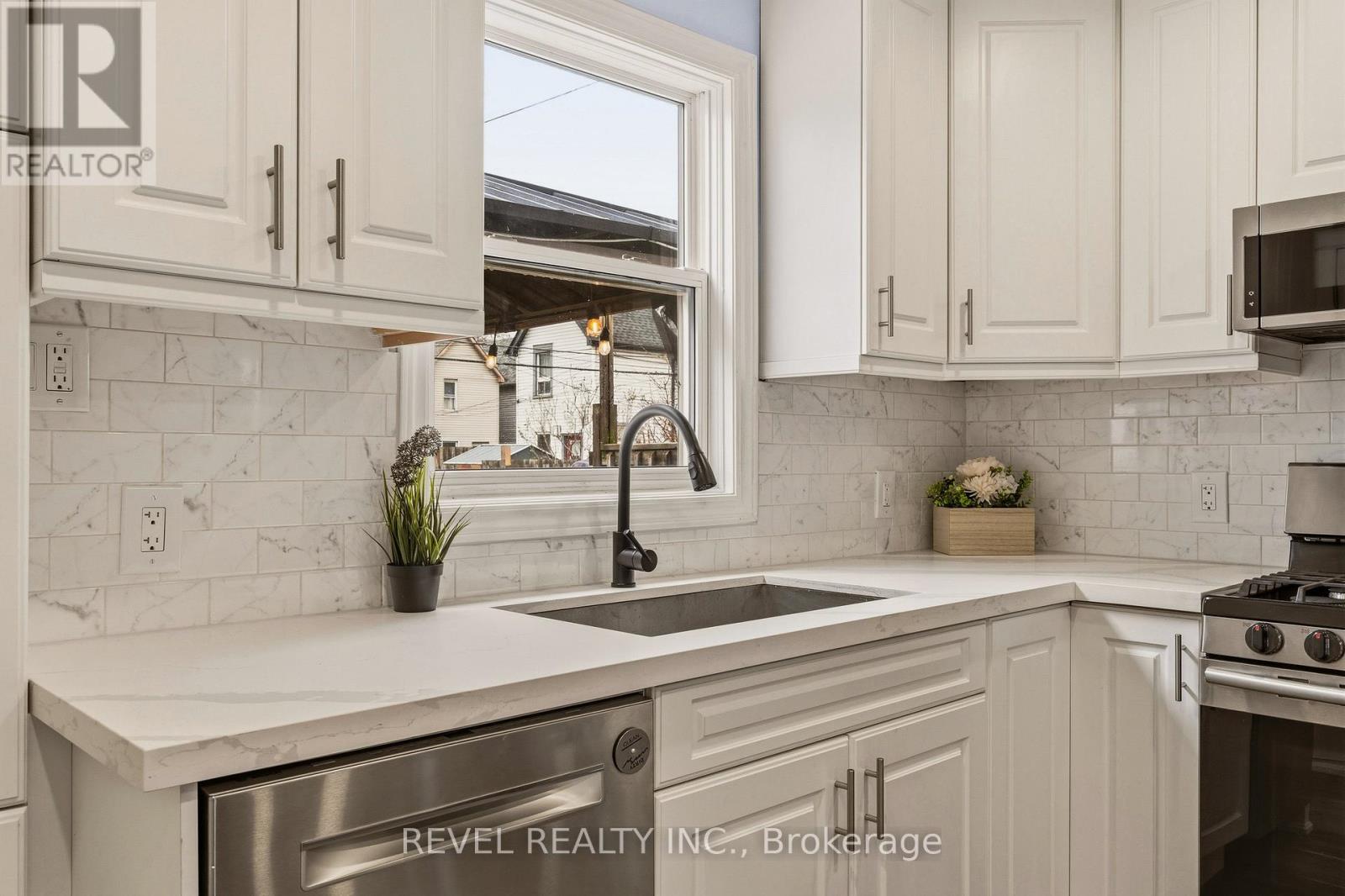 14 Mars Avenue, Hamilton, Ontario  L8L 3V8 - Photo 17 - X13087222