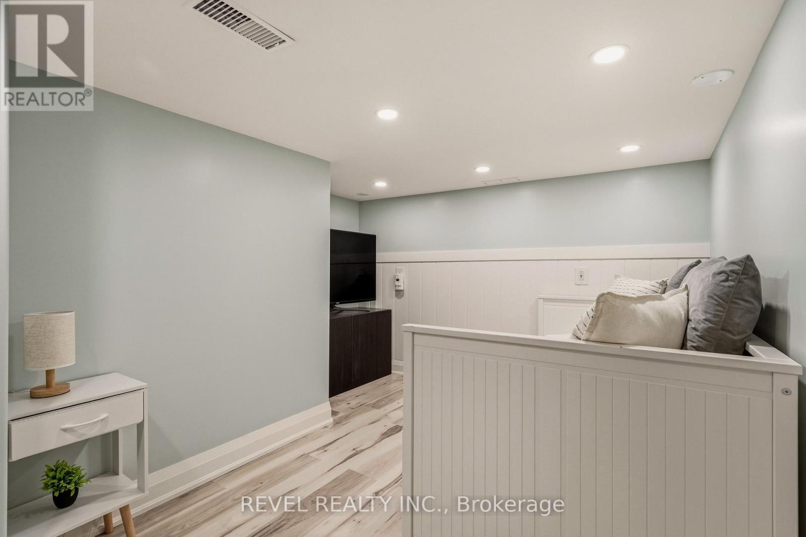 14 Mars Avenue, Hamilton, Ontario  L8L 3V8 - Photo 40 - X13087222