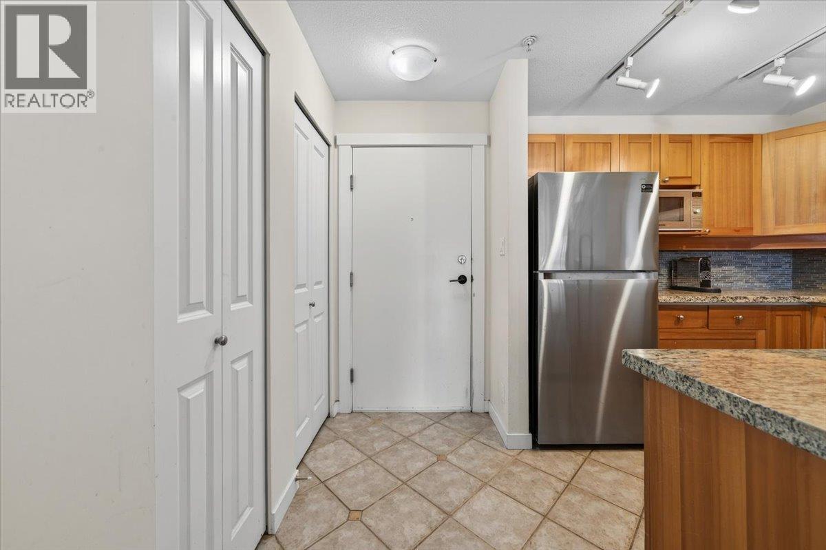212 1428 Parkway Boulevard, Coquitlam, British Columbia  V3E 3L8 - Photo 5 - R3109361