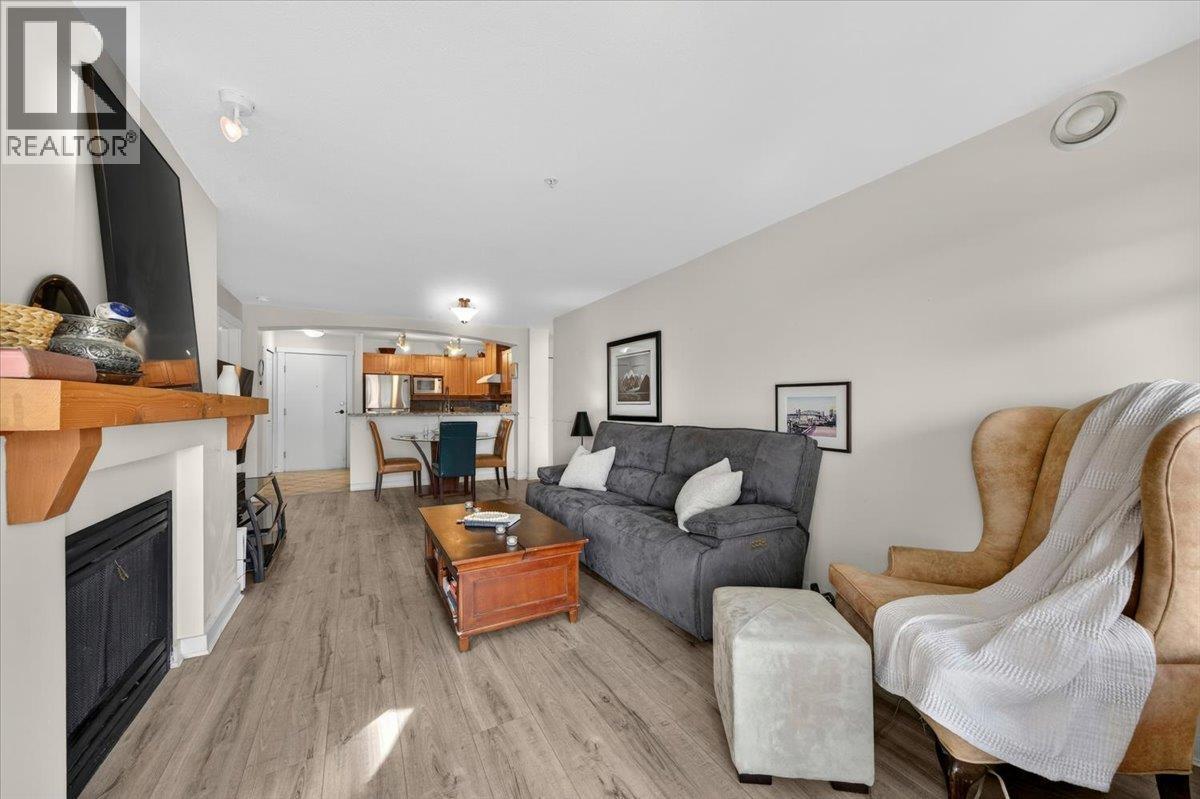 212 1428 Parkway Boulevard, Coquitlam, British Columbia  V3E 3L8 - Photo 12 - R3109361
