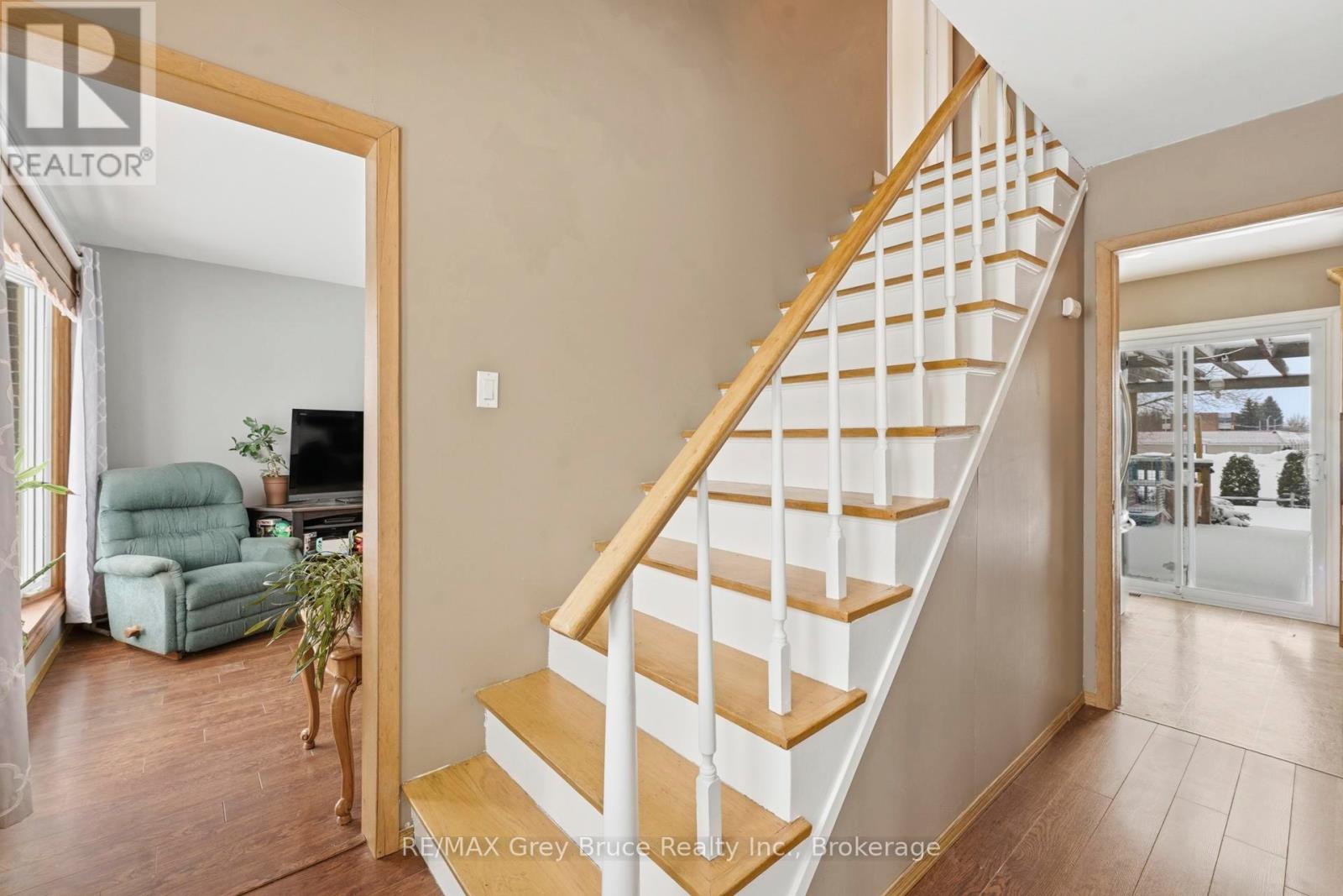 235 5th Avenue, Hanover, Ontario  N4N 2C3 - Photo 14 - X12885262