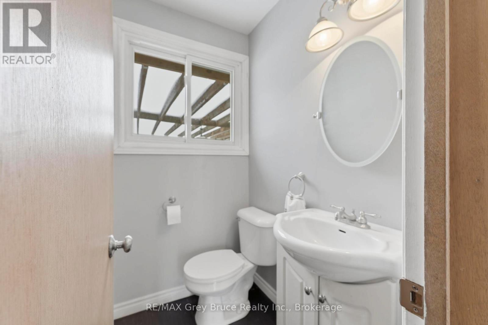 235 5th Avenue, Hanover, Ontario  N4N 2C3 - Photo 15 - X12885262