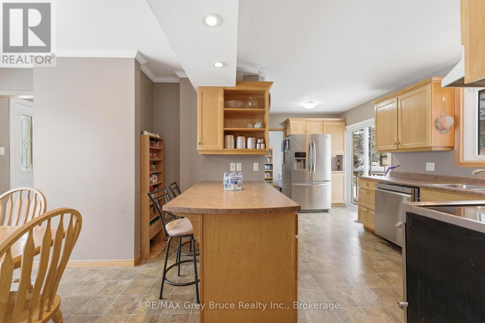 235 5th Avenue, Hanover, Ontario  N4N 2C3 - Photo 7 - X12885262