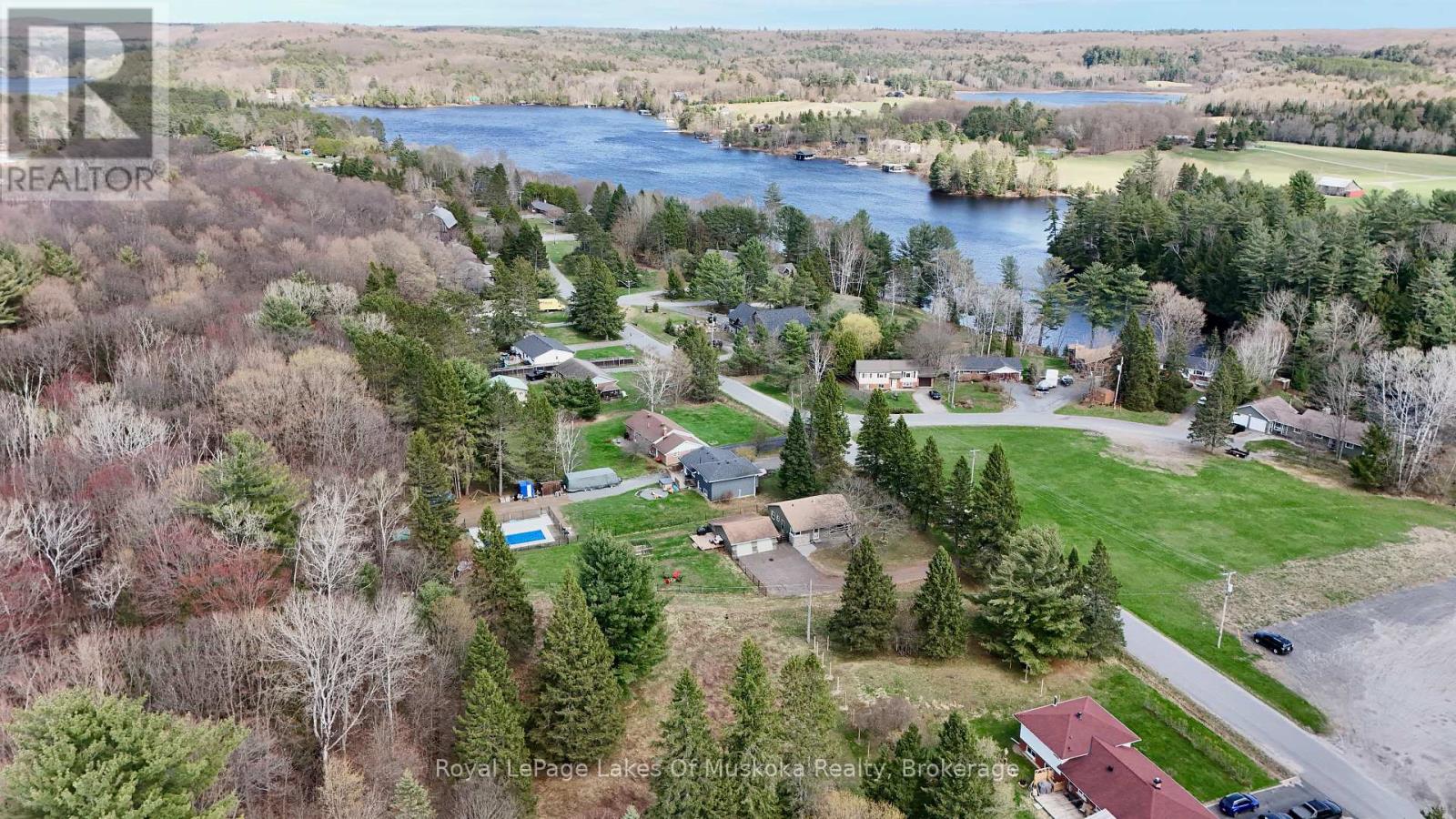 42 RIVERSIDE DRIVE, Huntsville, Ontario