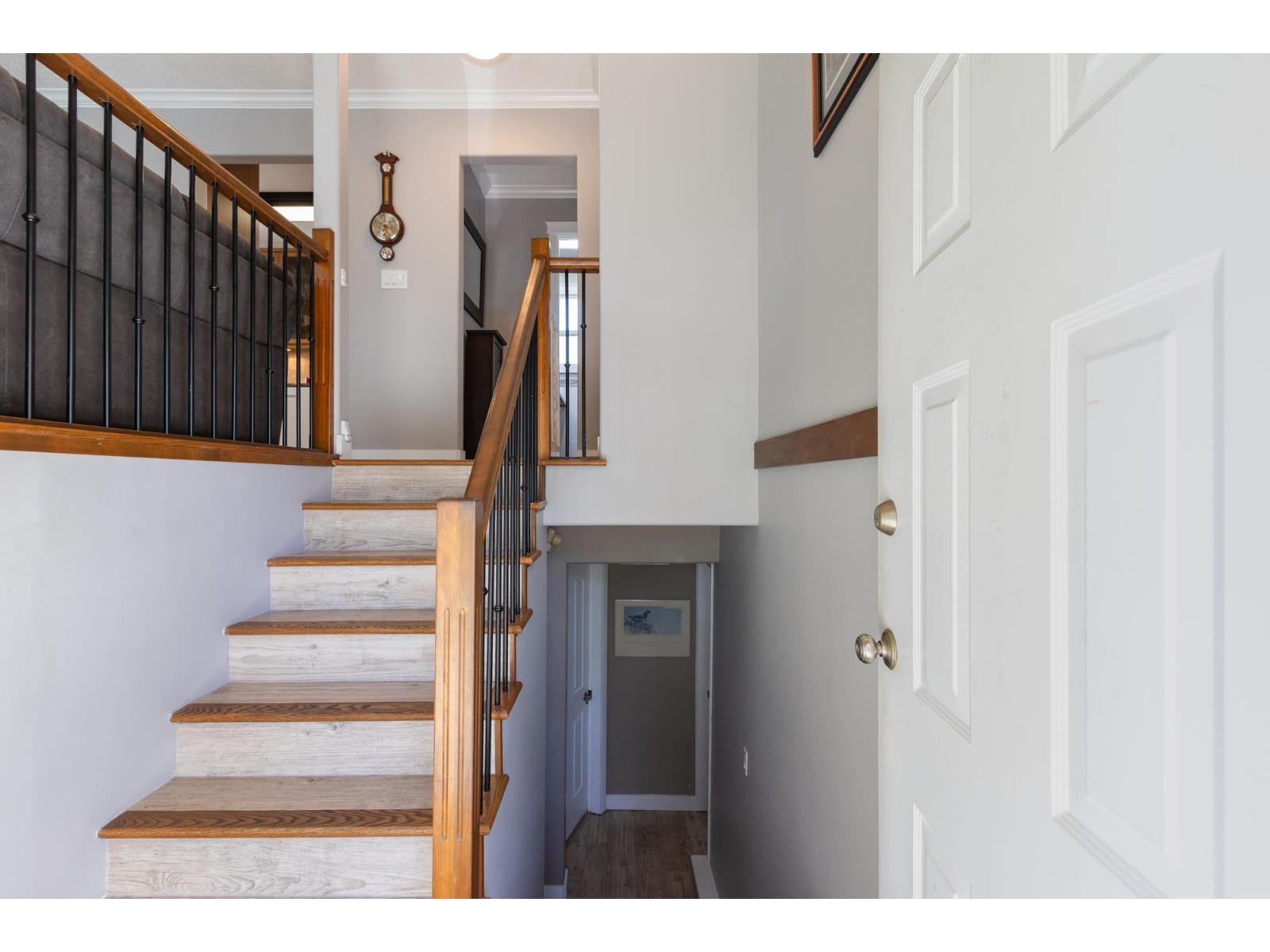 18311 Hunter Place, Surrey, British Columbia  V3S 5C6 - Photo 3 - R3118744