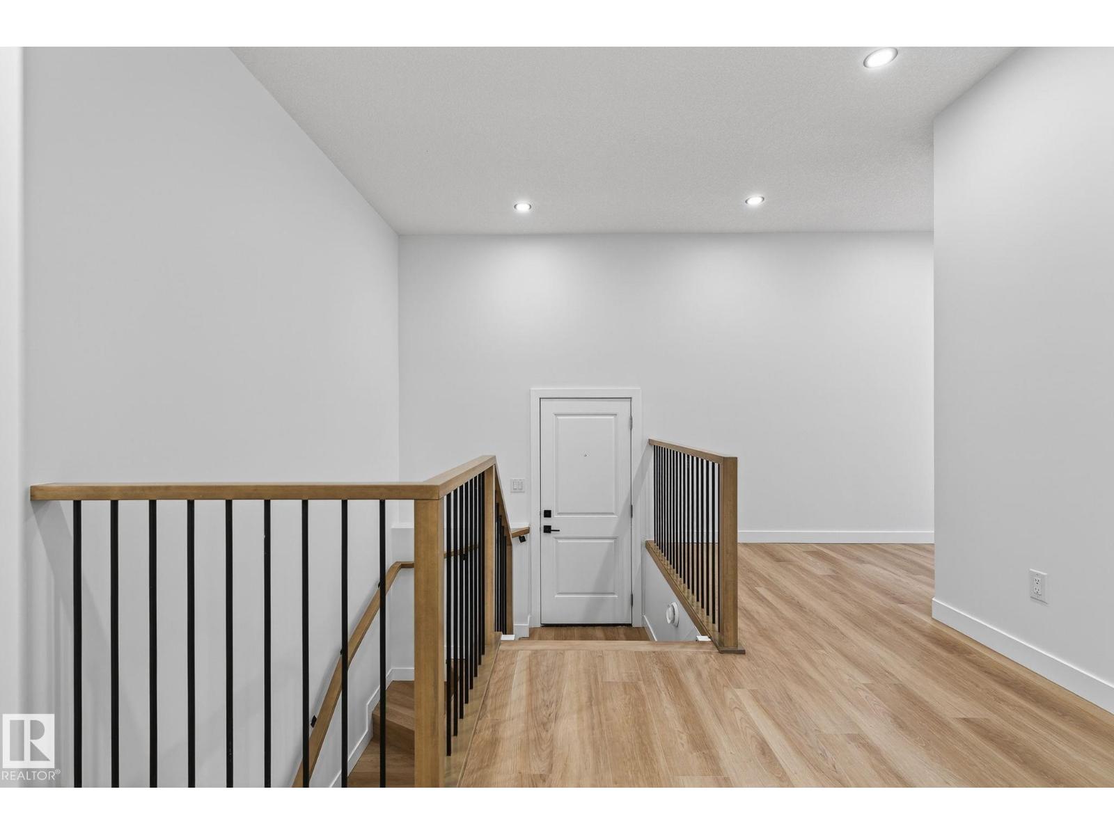 3318 Chickadee Dr Nw, Edmonton, Alberta  T5V 1R5 - Photo 6 - E4474954