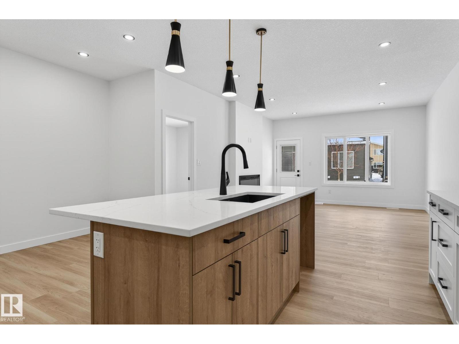 3318 Chickadee Dr Nw, Edmonton, Alberta  T5V 1R5 - Photo 12 - E4474954