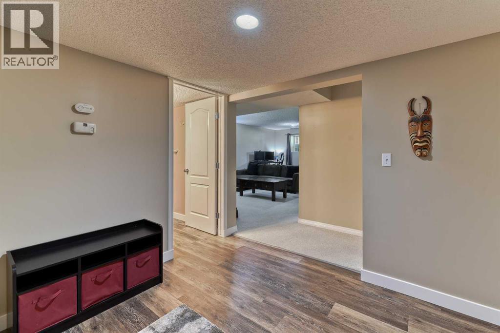 406 Rocky Vista Gardens NW, Calgary, Alberta  T3G 5V1 - Photo 34 - A2308040