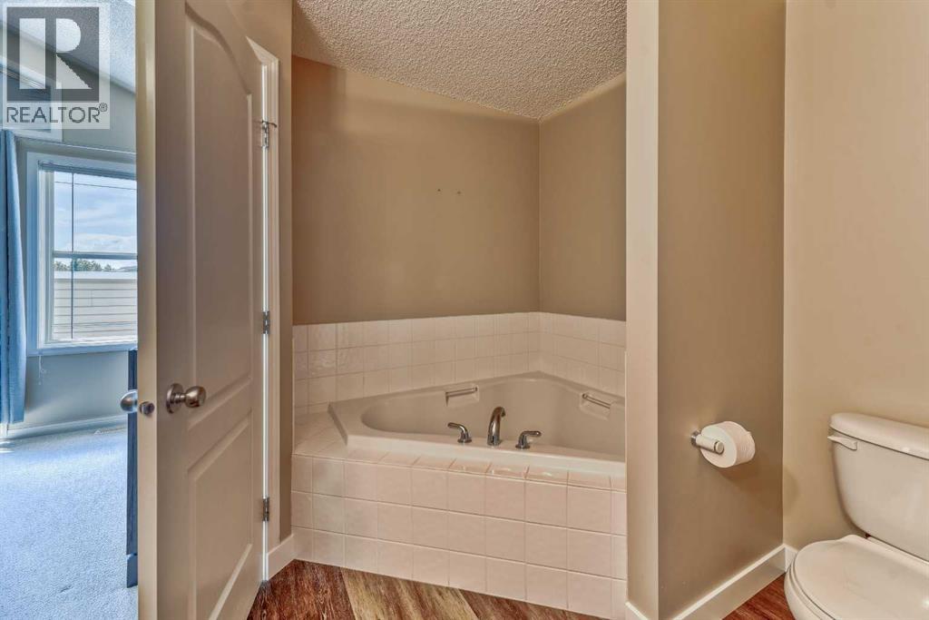 406 Rocky Vista Gardens NW, Calgary, Alberta  T3G 5V1 - Photo 30 - A2308040