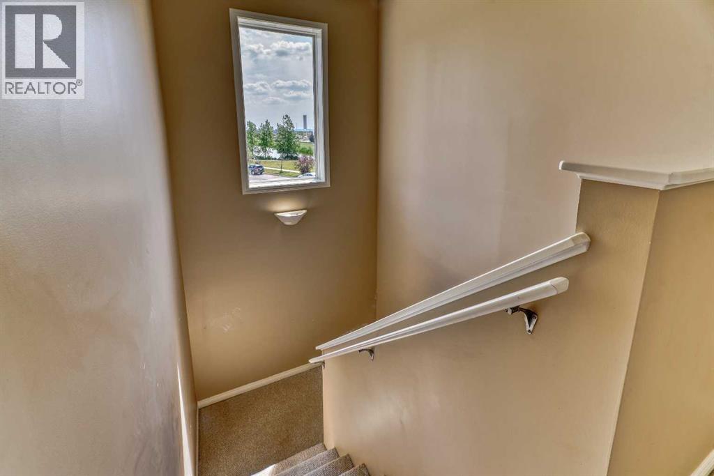 406 Rocky Vista Gardens NW, Calgary, Alberta  T3G 5V1 - Photo 19 - A2308040