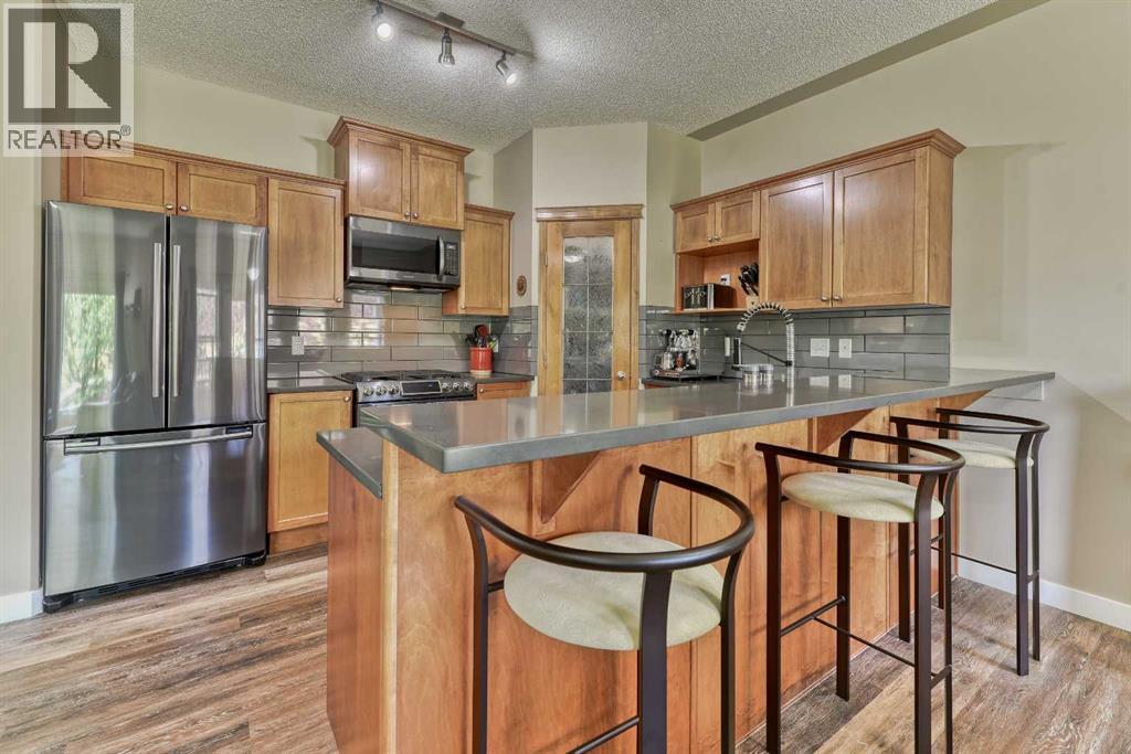 406 Rocky Vista Gardens NW, Calgary, Alberta  T3G 5V1 - Photo 9 - A2308040