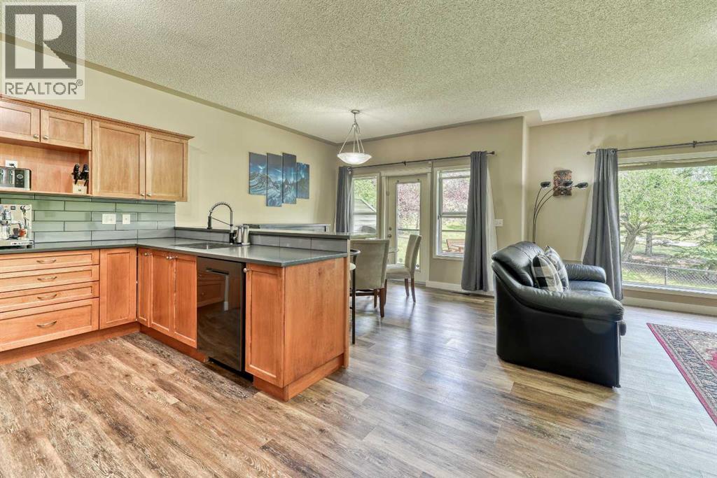 406 Rocky Vista Gardens NW, Calgary, Alberta  T3G 5V1 - Photo 7 - A2308040