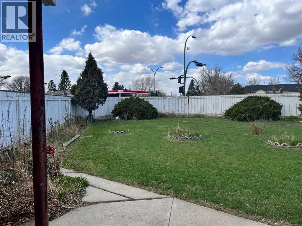 845 Stafford Drive N, Lethbridge, Alberta  T1H 2B7 - Photo 2 - A2308310