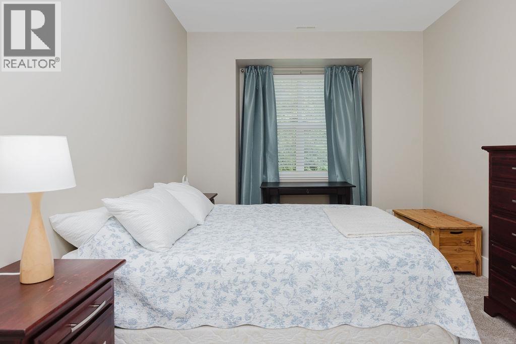 757 Gerussi Lane, Gibsons, British Columbia  V0N 1V7 - Photo 13 - R3119850