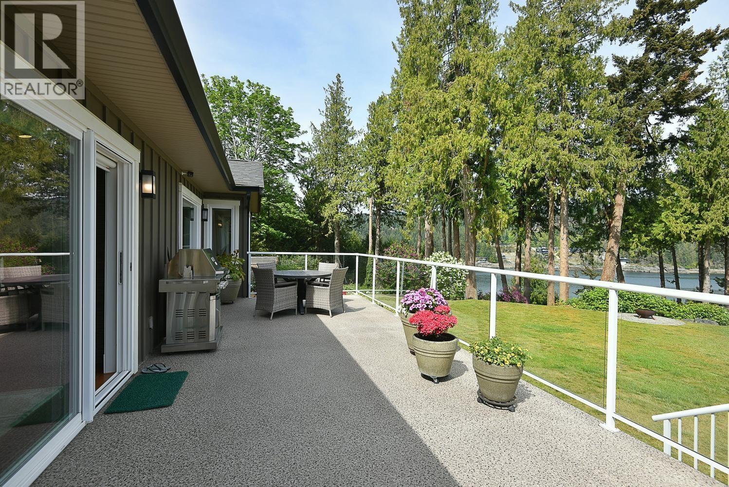 5481 Eureka Road, Halfmoon Bay, British Columbia  V7Z 1A1 - Photo 16 - R3119844