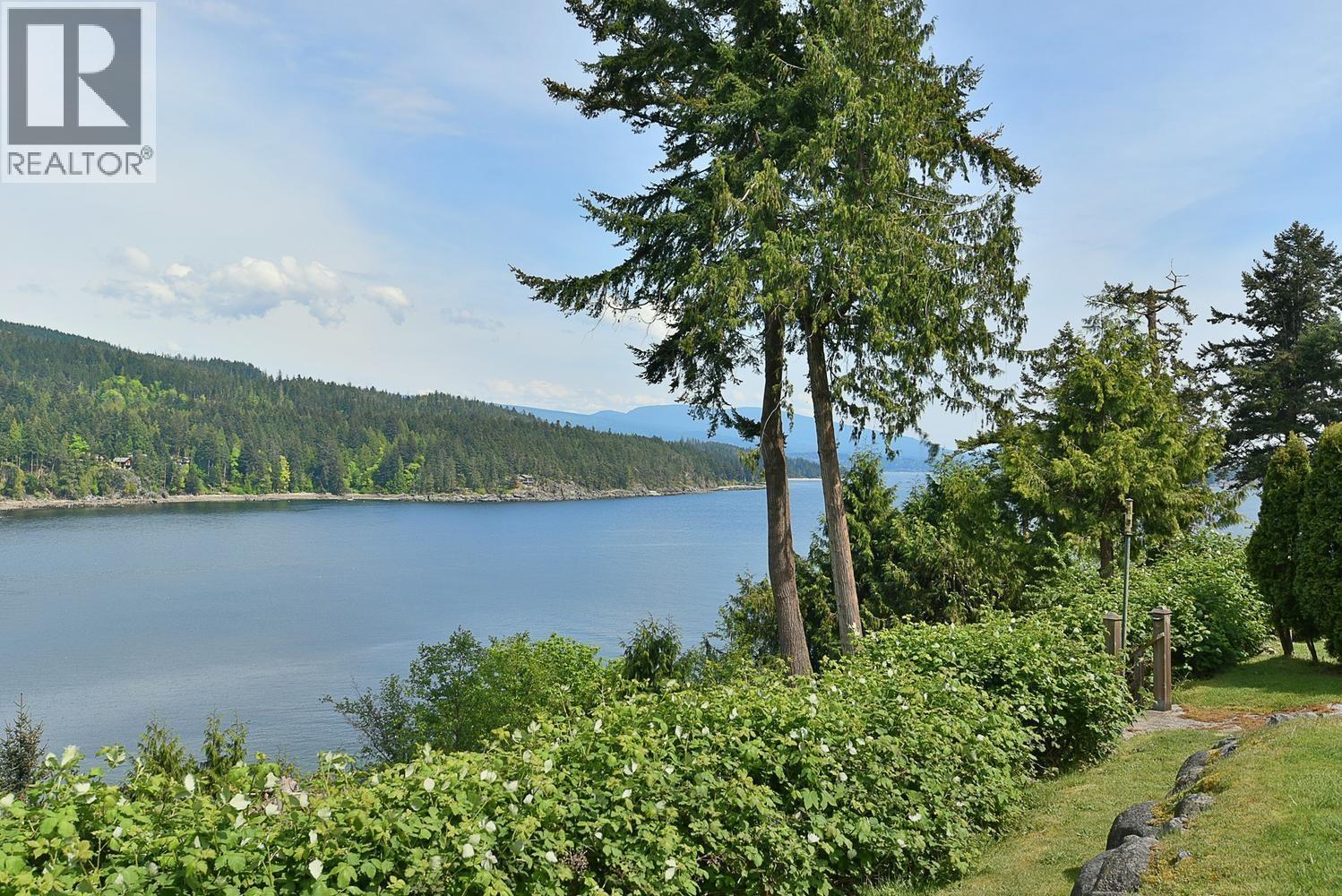 5481 Eureka Road, Halfmoon Bay, British Columbia  V7Z 1A1 - Photo 3 - R3119844