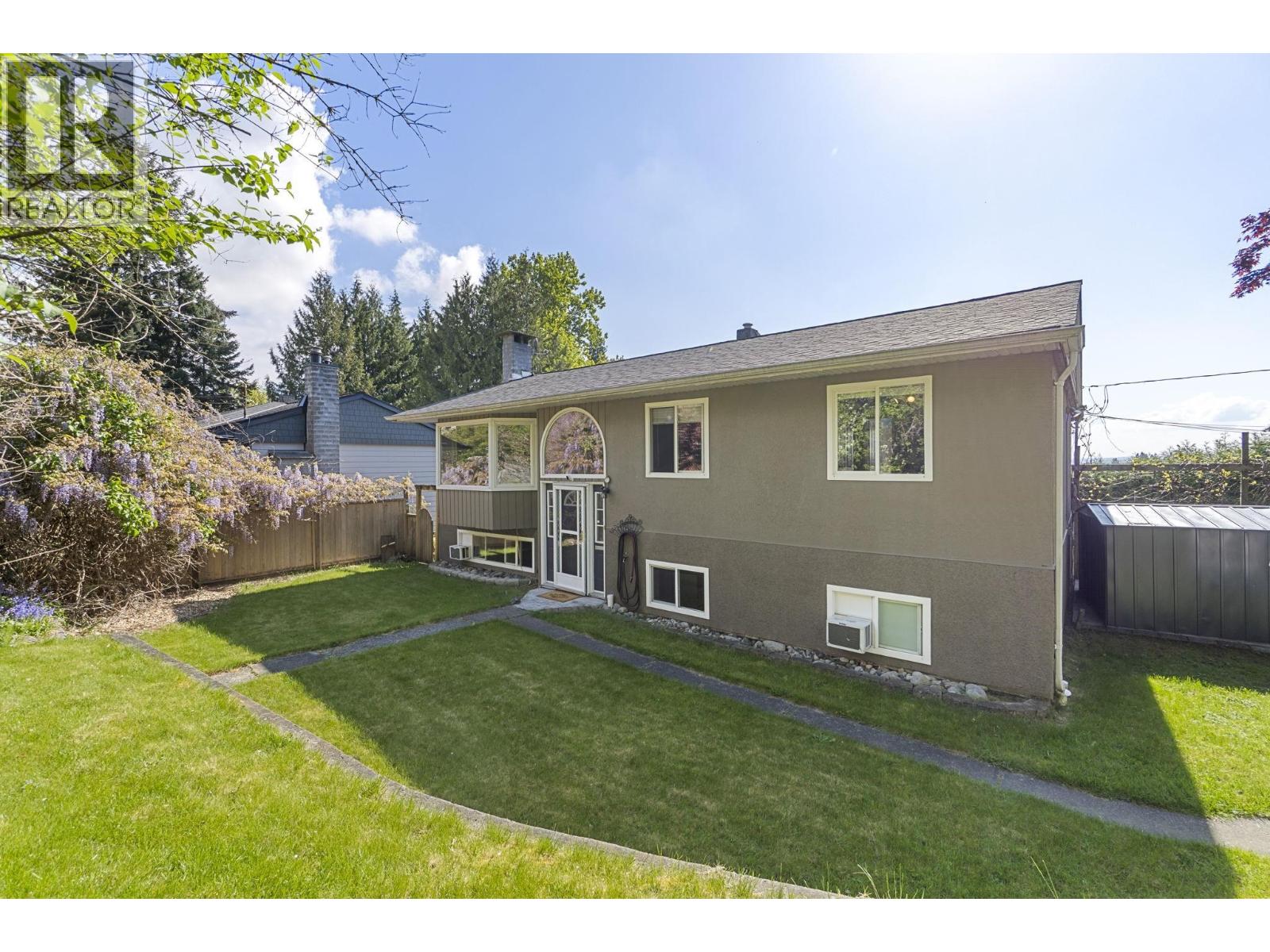 1447 Columbia Avenue, Port Coquitlam, British Columbia  V3C 1C5 - Photo 2 - R3119882