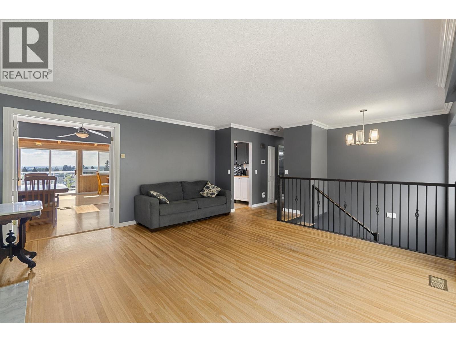 1447 Columbia Avenue, Port Coquitlam, British Columbia  V3C 1C5 - Photo 4 - R3119882