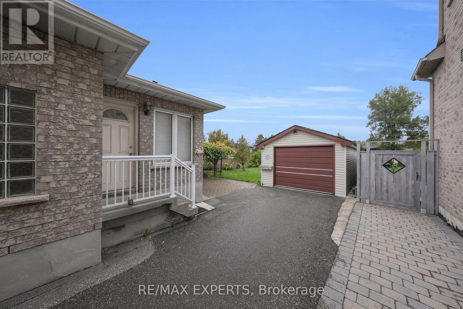 26 Grovedale Avenue, Toronto, Ontario  M6L 1Y6 - Photo 12 - W13087254