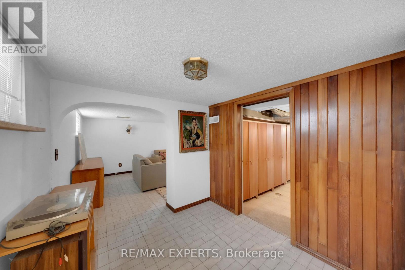 26 Grovedale Avenue, Toronto, Ontario  M6L 1Y6 - Photo 37 - W13087254