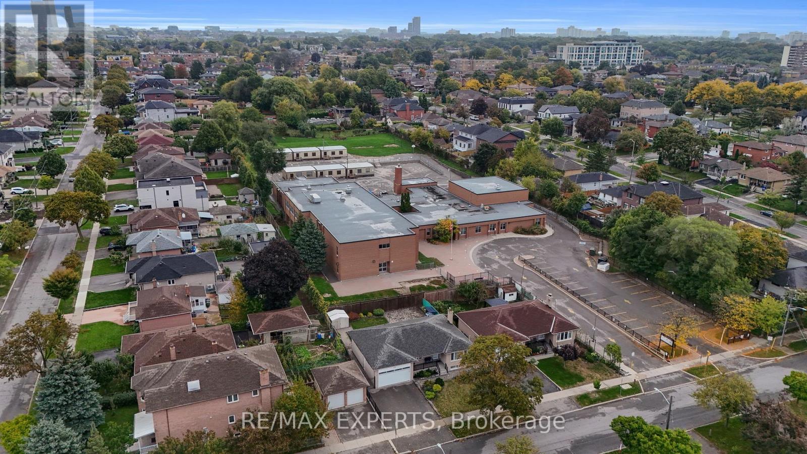 26 Grovedale Avenue, Toronto, Ontario  M6L 1Y6 - Photo 45 - W13087254