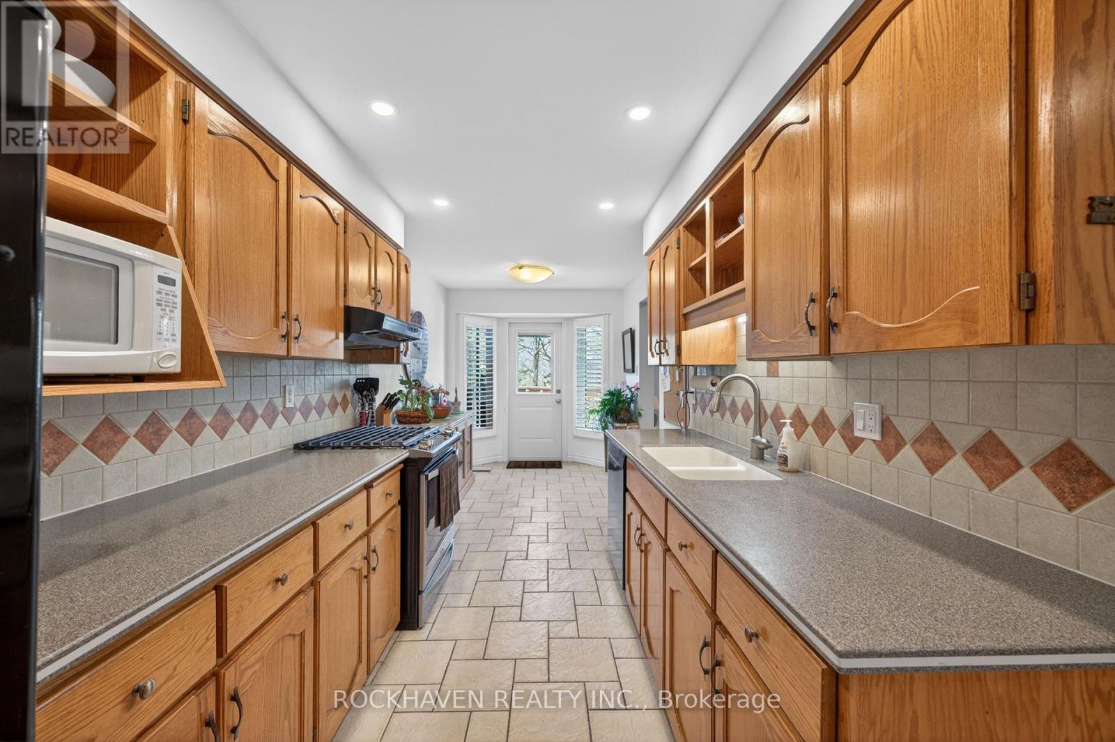 7 - 30 Osler Drive, Hamilton, Ontario  L9H 6W1 - Photo 6 - X13087240