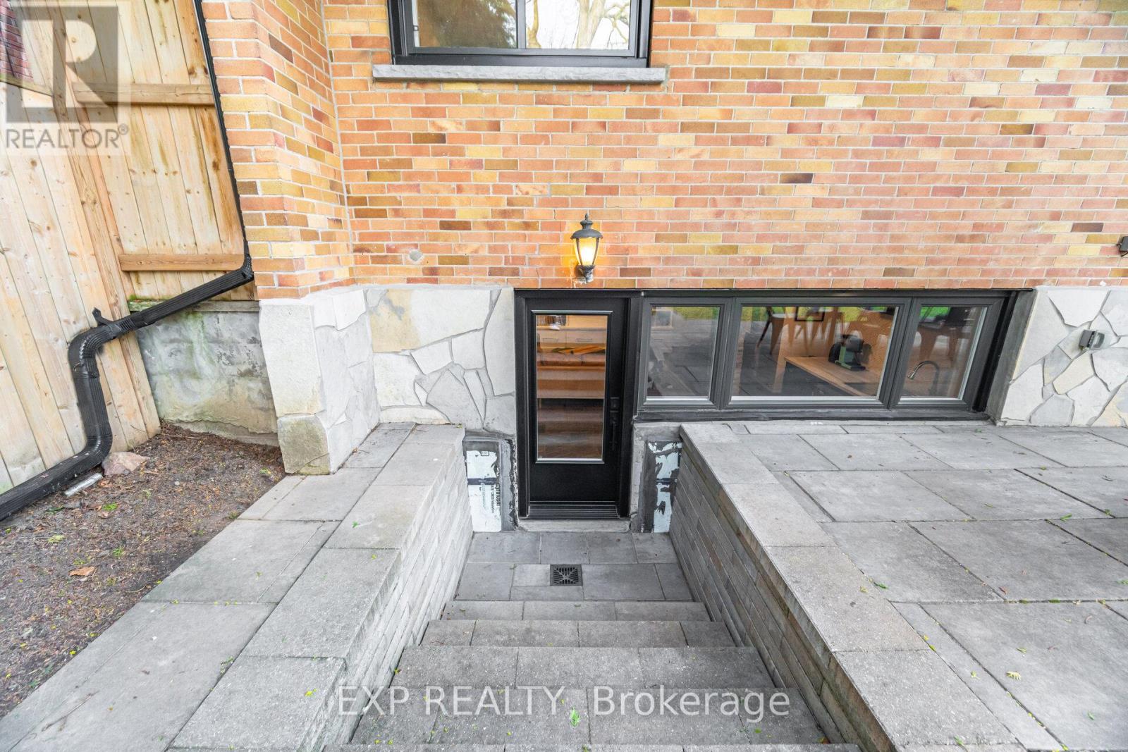 11 Armstrong Street, Brampton, Ontario  L6W 1W7 - Photo 31 - W13087134