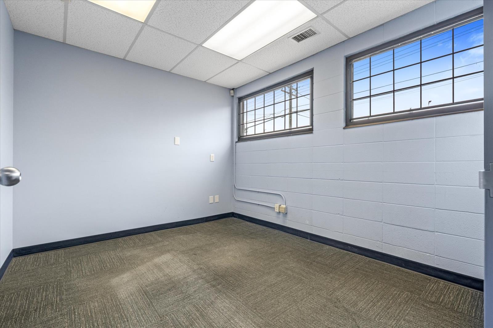 Back Office, 10047  81 Ave Nw, Edmonton, Alberta  T6E 1W7 - Photo 3 - 44811844