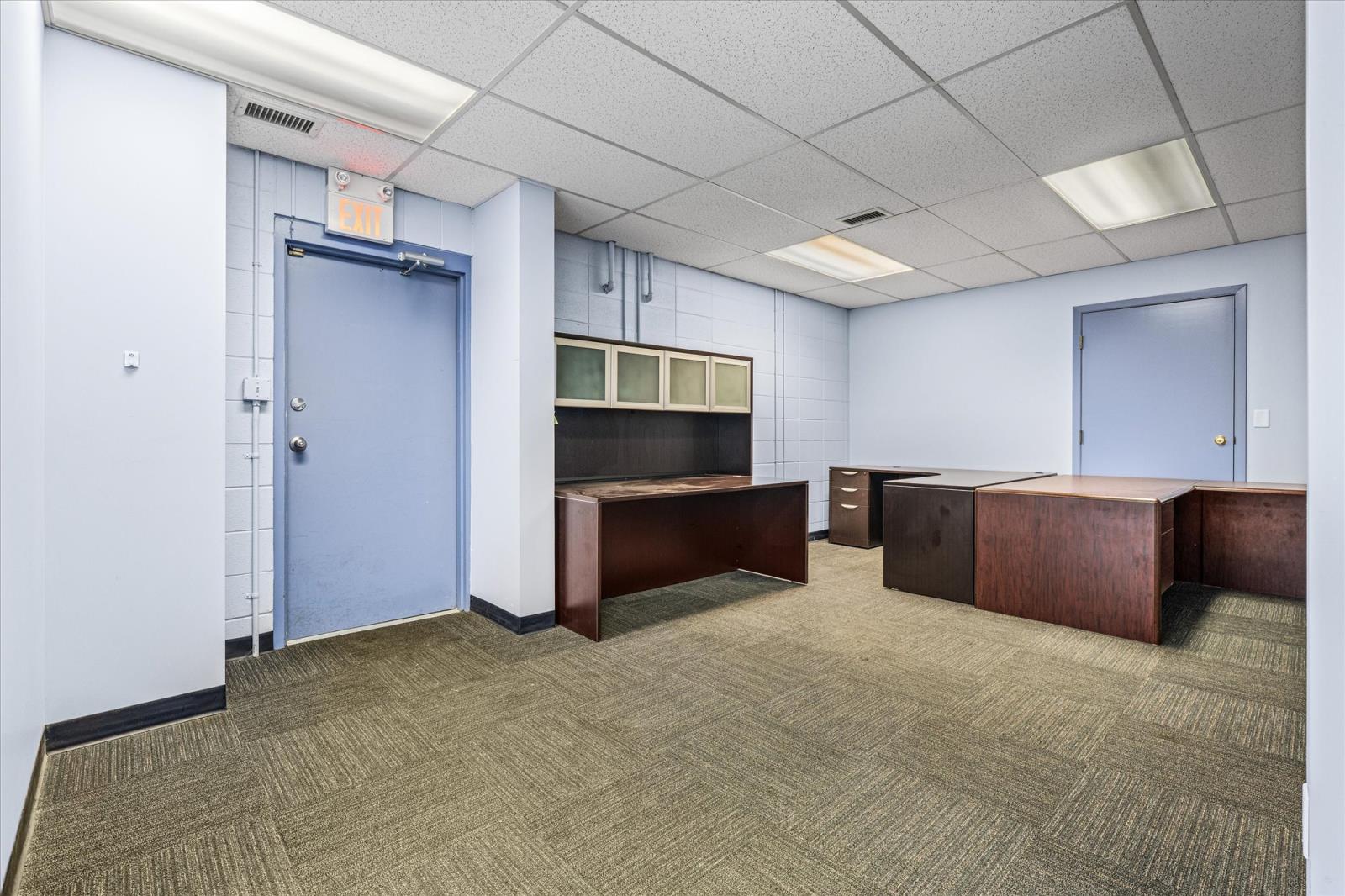 Back Office, 10047  81 Ave Nw, Edmonton, Alberta  T6E 1W7 - Photo 4 - 44811844