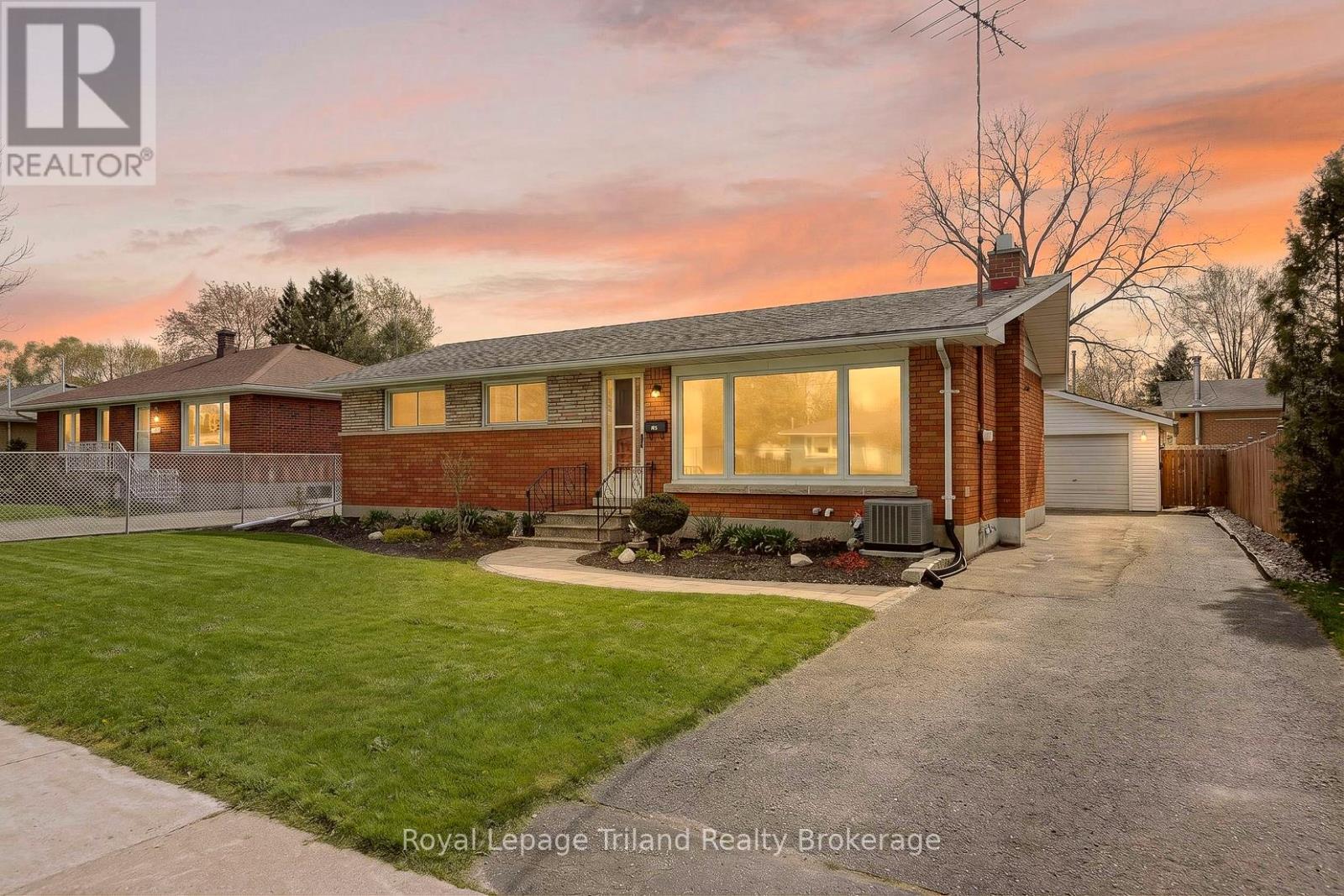 261 SPRINGBANK AVENUE N, Woodstock, Ontario