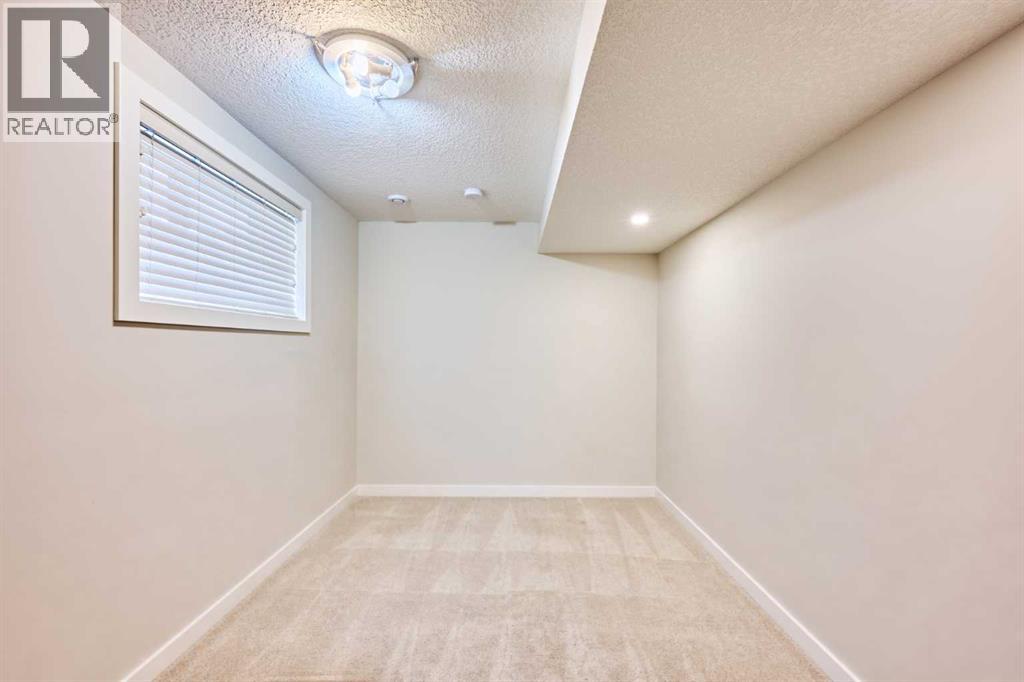 2940 Blakiston Drive Nw, Calgary, Alberta  T2L 1L6 - Photo 25 - A2307557