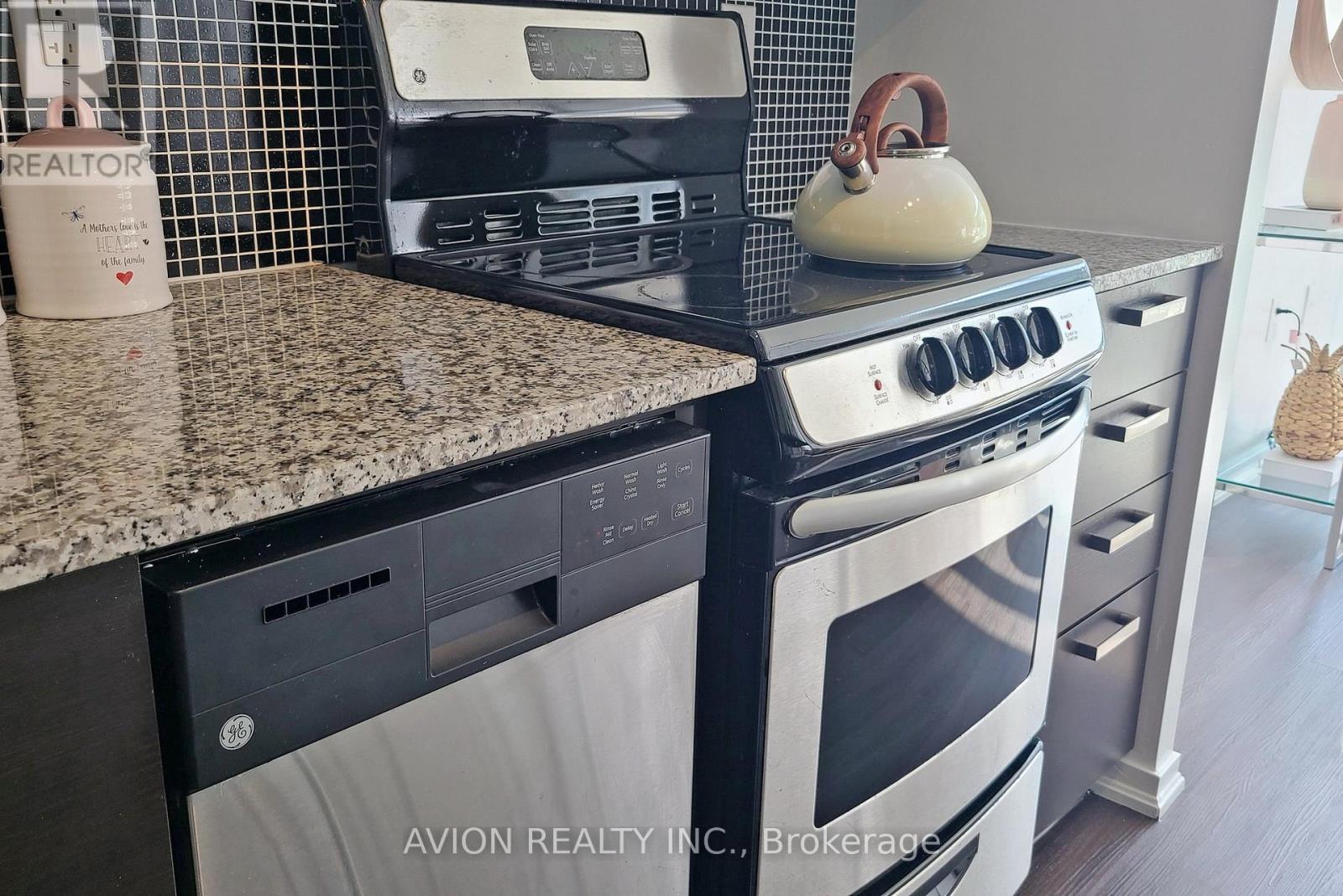 2106e - 36 Lisgar Street, Toronto, Ontario  M6J 0C7 - Photo 13 - C13087266