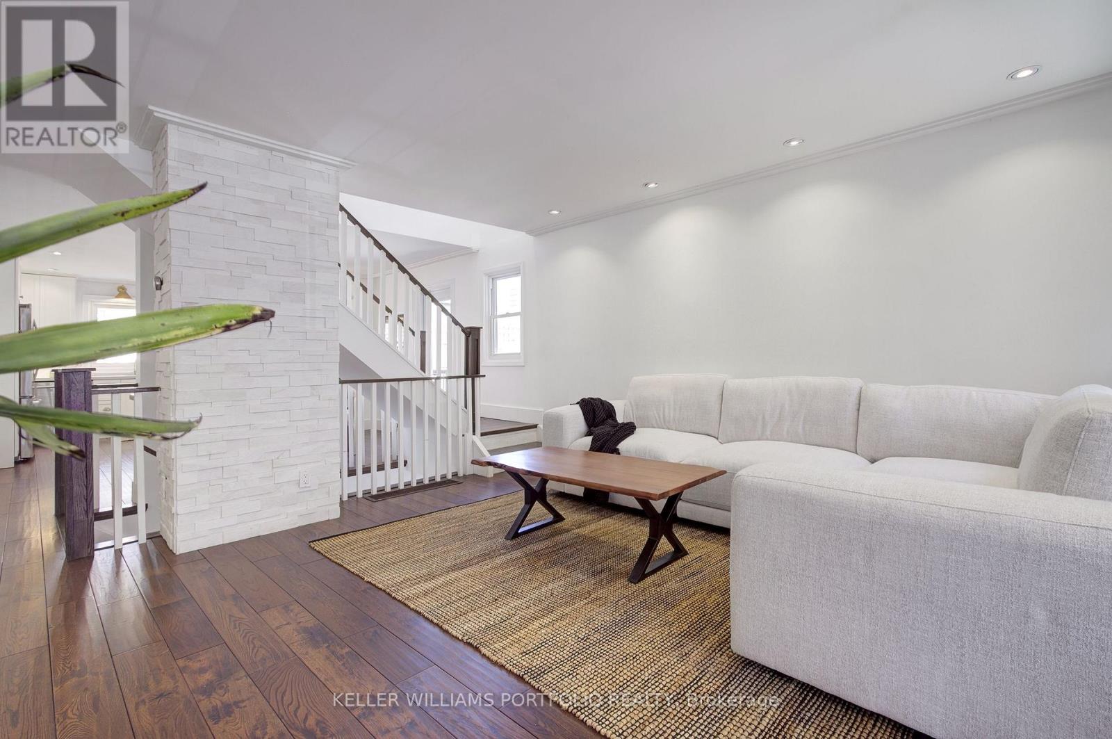 48 Michener Court, Toronto (Niagara), Ontario  M6J 3R6 - Photo 14 - C13087270