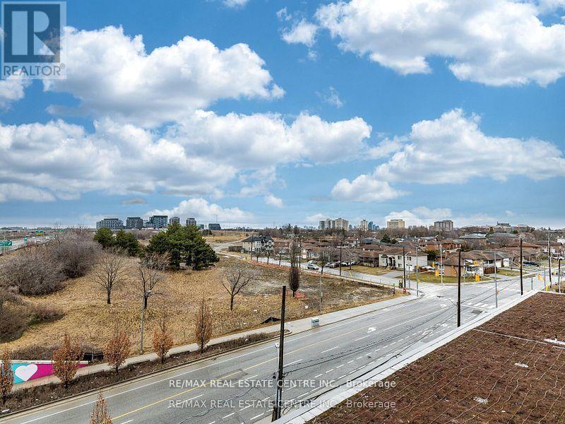 605 - 120 Varna Drive, Toronto, Ontario  M6A 0B3 - Photo 2 - C13087290
