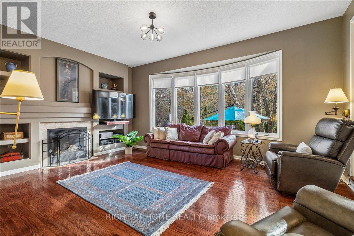 2021 Oak Grove Place, Burlington (Orchard), Ontario  L7L 6M8 - Photo 10 - W13087284