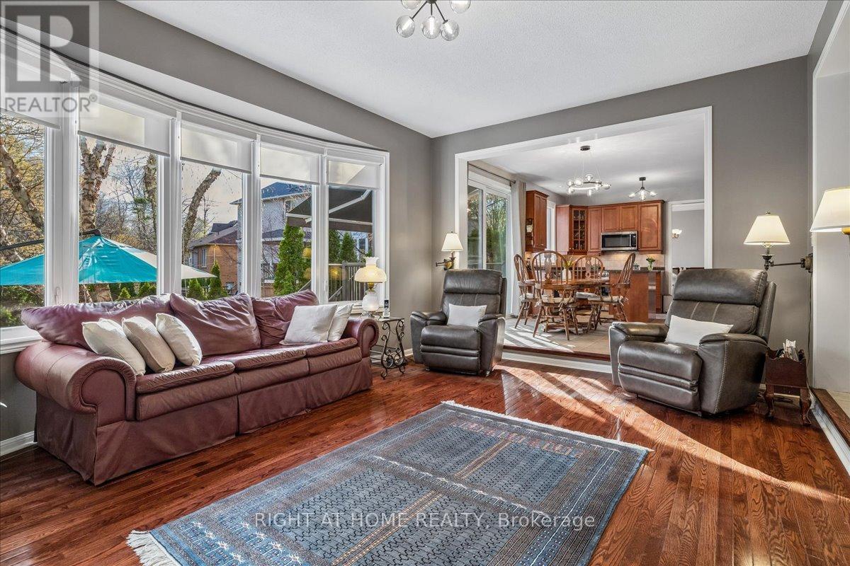 2021 Oak Grove Place, Burlington (Orchard), Ontario  L7L 6M8 - Photo 13 - W13087284